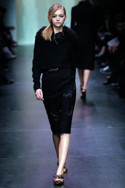 Look 30